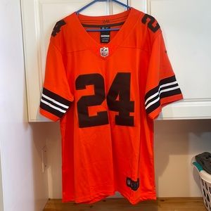 Men’s large Nick Chubb jersey